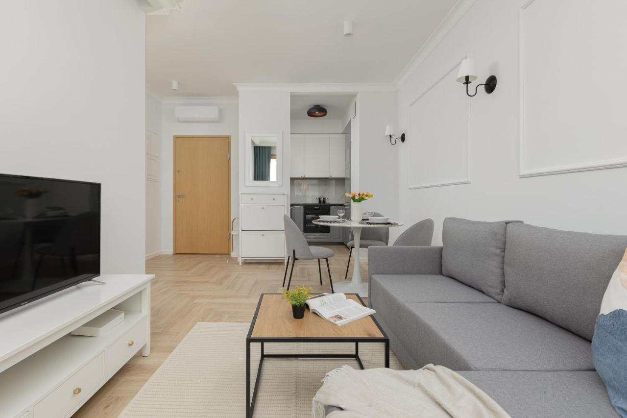 Stylish Apartment Kolejowa & Parking & Balcony By Noclegi Renters Warschau Exterior foto