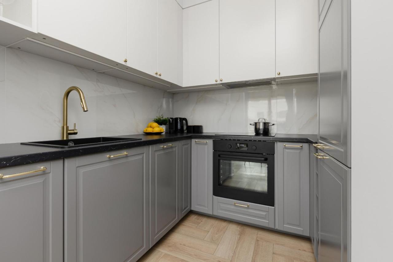 Stylish Apartment Kolejowa & Parking & Balcony By Noclegi Renters Warschau Exterior foto