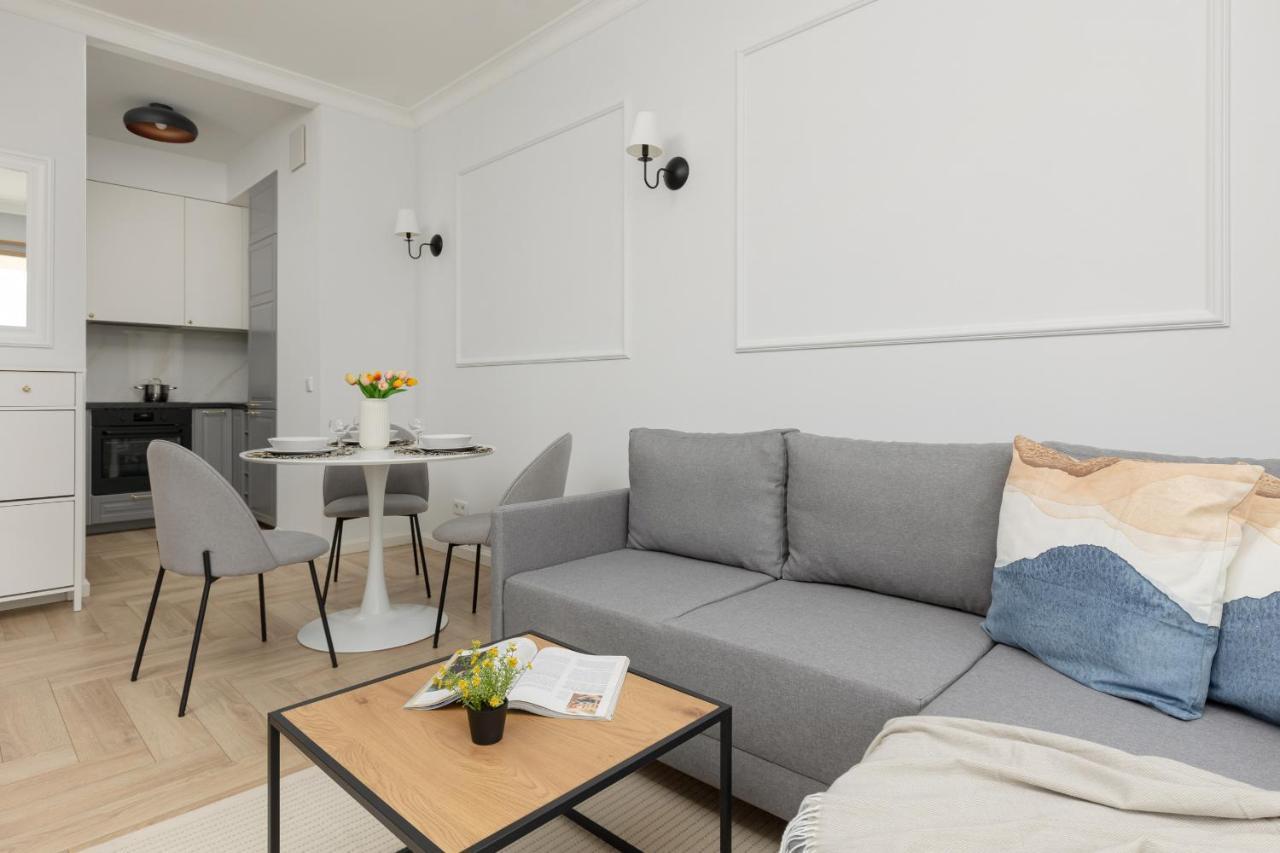Stylish Apartment Kolejowa & Parking & Balcony By Noclegi Renters Warschau Exterior foto